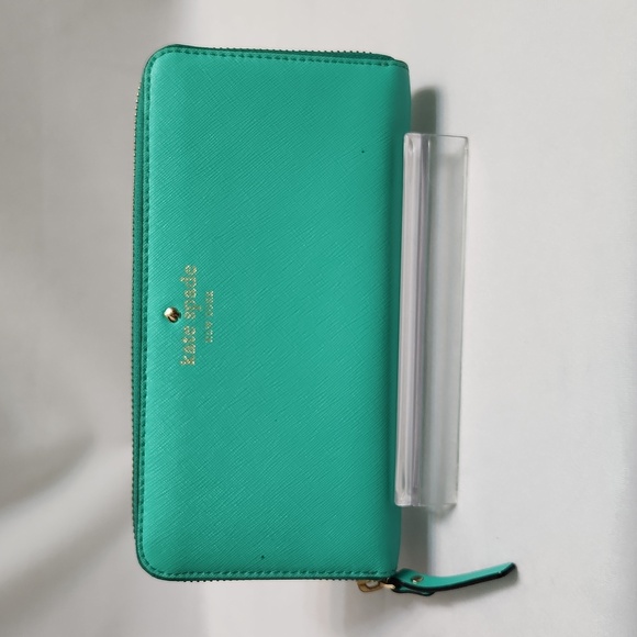 kate spade Handbags - Kate Spade New York Leather wallet